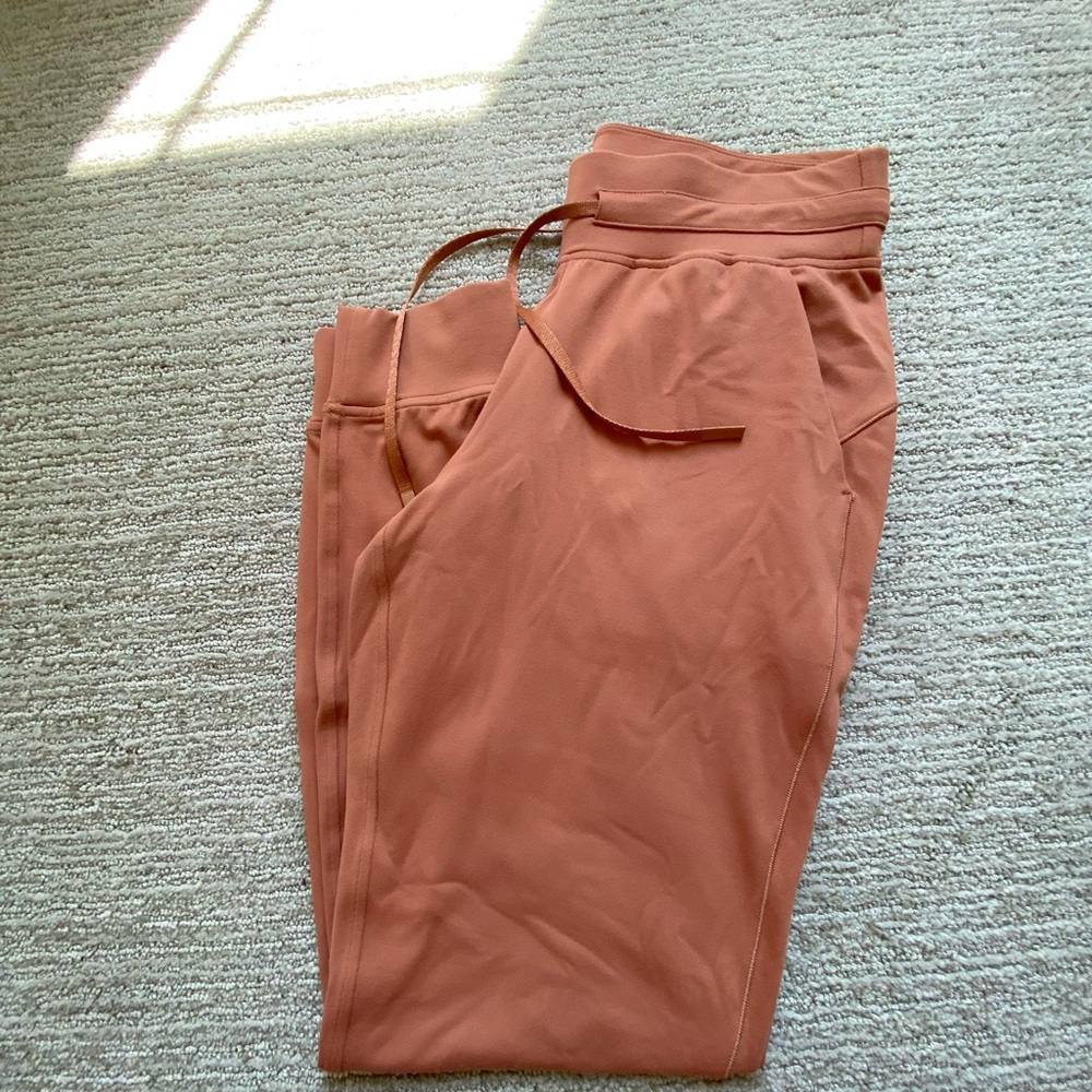 Women’s Lululemon High-Rise joggers